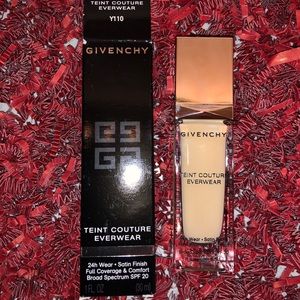 Y110 Givenchy Tient Couture Everwear Foundation